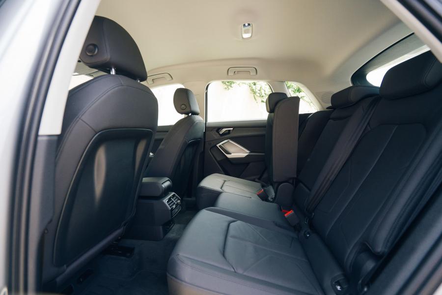 Интерьер Audi Q3 35 TFSI 2019 года  (AU) (фото 20 из 40)